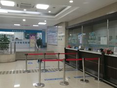 -上海大学附属上海和平眼科医院