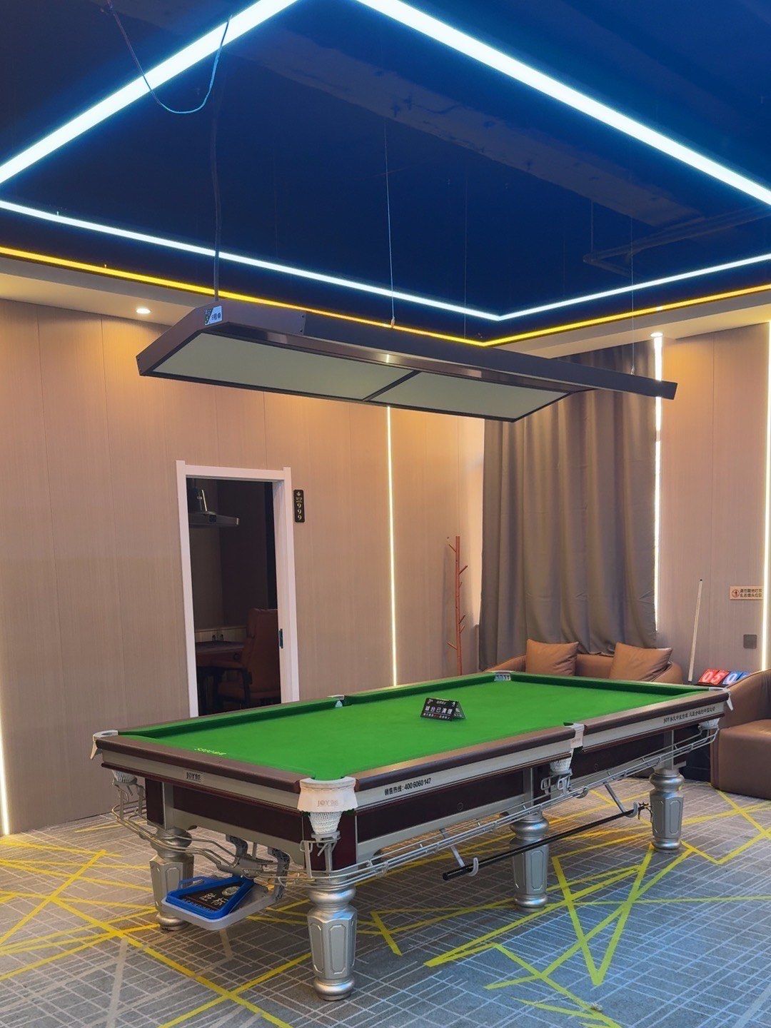 环境好,家附近新开的台球厅,台尼都是新换