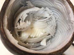 -志龙皇冠吃货椰子铺