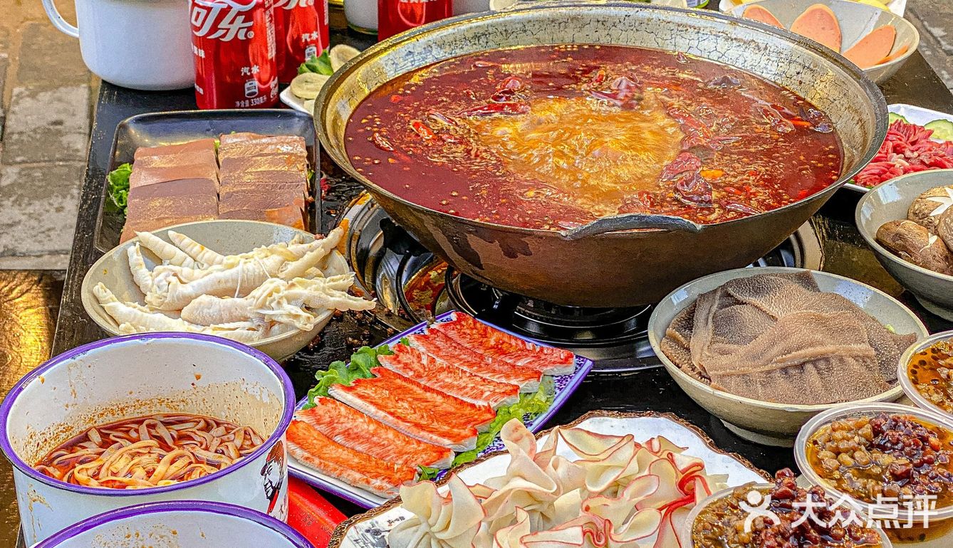 西安｜这家火锅是把重庆街头搬来了吗[流泪]太有感觉
