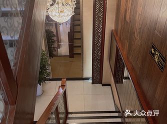 这家店是老牌子了我感觉我知道它到现在都十几年了口碑一
