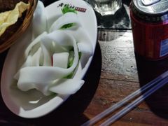 -老牌坊云南鱼豆花火锅(哈西万达店)