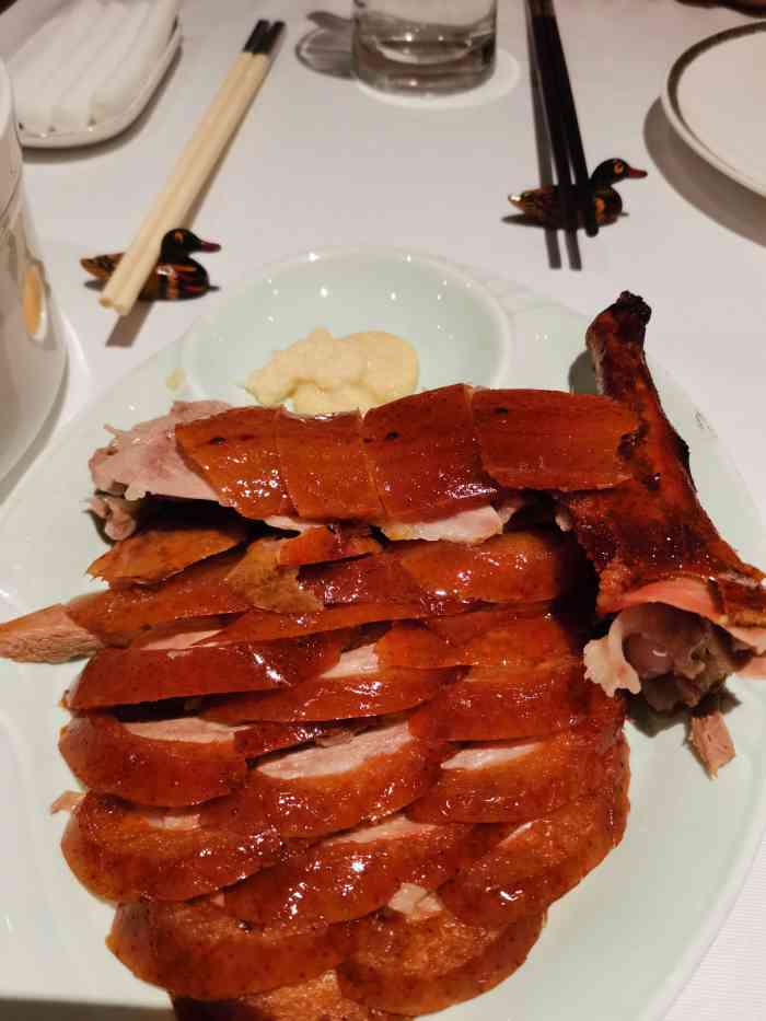 花悦庭·果木烤鸭(九六广场店)-"[薄荷]环境:装修的环境比较别致,特别