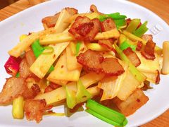 云南腊肉炒香笋-云海肴·汽锅鸡·云南菜(广安门天虹店)