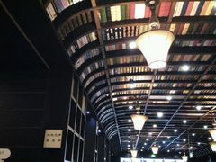 -钟书阁(松江泰晤士小镇店)