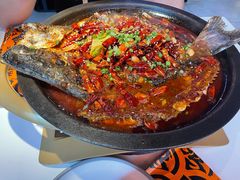 -鸣记脆皮烤鱼·海鲜烤鱼(三八广场店)
