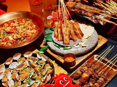 -何师烧烤Pro ·江湖川菜·小龙虾·精酿啤酒(太古里旗舰店)