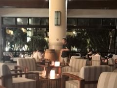 -亚龙湾喜来登·美景台大堂吧