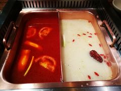 -老牌坊云南鱼豆花火锅(爱建店)