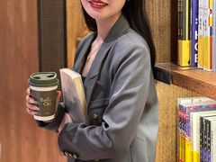 -半山书局(新世纪商城店)