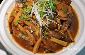 Fish Head and Chicken Claw Stew