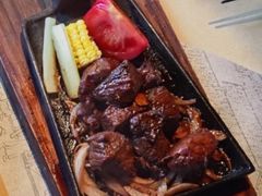 铁锄牛排-穹六人间 people 6(岳阳路店)