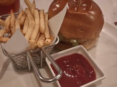 -WOLFGANG PUCK KITCHEN & BAR(迪士尼小镇店)