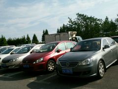 android_upload_pic-家乐福南翔店停车场