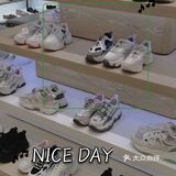 鞋子品类比较多