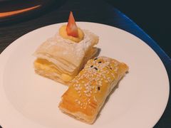 蜜汁叉烧酥-万丽轩·粤菜(王府井金茂万丽酒店)