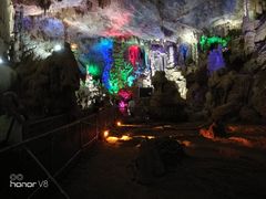 -巴马水晶宫