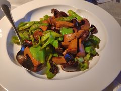 青椒炒牛肝菌-万盛合(渔人码头店)