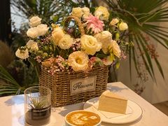 -Fridi Patisserie Cafe