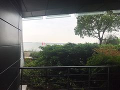 -上海滴水湖皇冠假日酒店