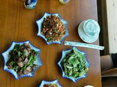 -临江餐馆二楼美食部落