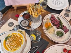 -Mark&Mars Restaurant