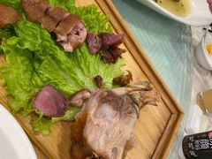 脆皮德国咸猪手-江南村酒家