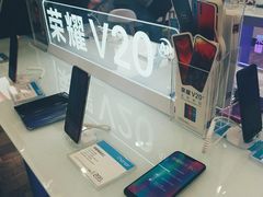 -荣耀授权专卖店(黄浦浙江中路店)