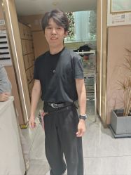 -一東造型烫发染发