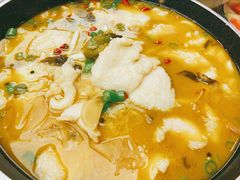 激情花椒鱼-有红鸡毛店·川菜(建设路店)