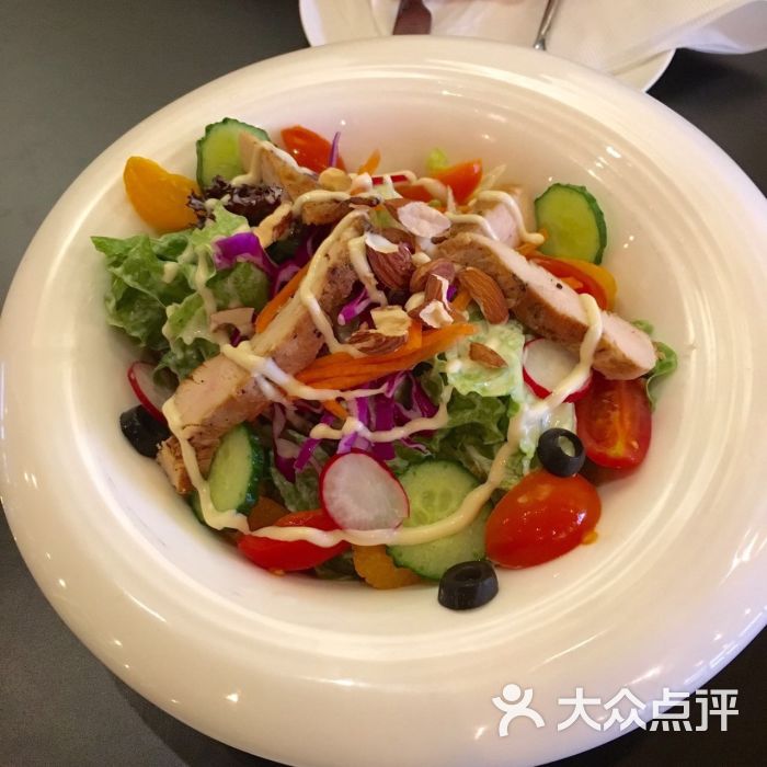 庭云西餐(天河城店)招牌煎鸡胸肉沙拉图片 - 第8031张