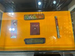 -毛泽东像章珍藏馆