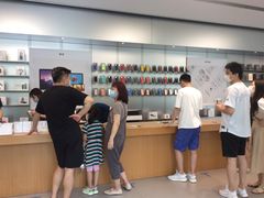 -Apple零售店(华贸购物中心店)