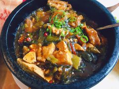 酸菜豆腐肥肠煲-新阳光大酒店