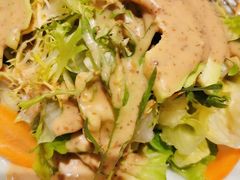 牛油果蔬菜沙拉-雀蓝川菜(星悦汇店)