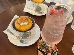 -Café Monson