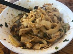油泼肉酱面-小二面店