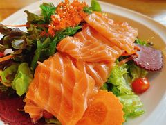 -Chom Cafe and Restaurant