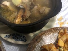 -余家庄肥肠鱼地方汤锅(银杏大道店)