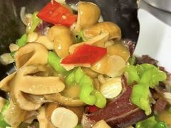 -三锅莊·牦牛肉火锅·香格里拉特色藏餐宴请餐厅(昆明创始店)
