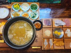 -银米·云南传统过桥米线(双廊黑金冠店)