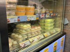 面包甜点陈列柜-许留山(梳士巴利道店)