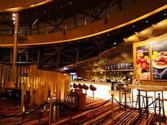 -上海滴水湖皇冠假日酒店