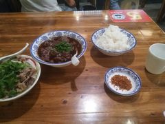 -杨三孃跷脚牛肉(西外棕榈岛店)