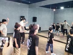-零下舞度·街舞连锁机构(万科中心店)