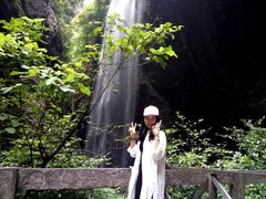 -龙水峡地缝景区