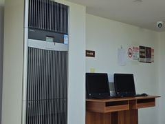 -上海市静安区图书馆(新闸路馆)