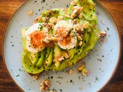 牛油果煮蛋吐司-RAC BAR(安福路店)