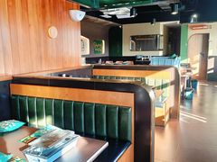 -曼听小寨海鲜烧烤·大连辣炒大王(盖州街店)