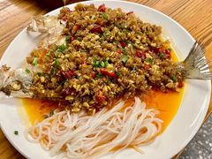 油浸鱼-堂瓦里·33年传统赣菜(第一街区店)